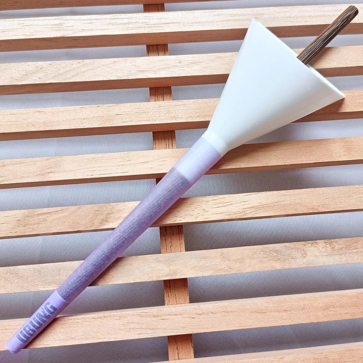 UBUNG Rainbow Cones | 100 King Size Konisch vorgedrehte Hülsen ​(5 Farben) Einschließlich 1 Trichterlader und 1 Putter für Verpackunge