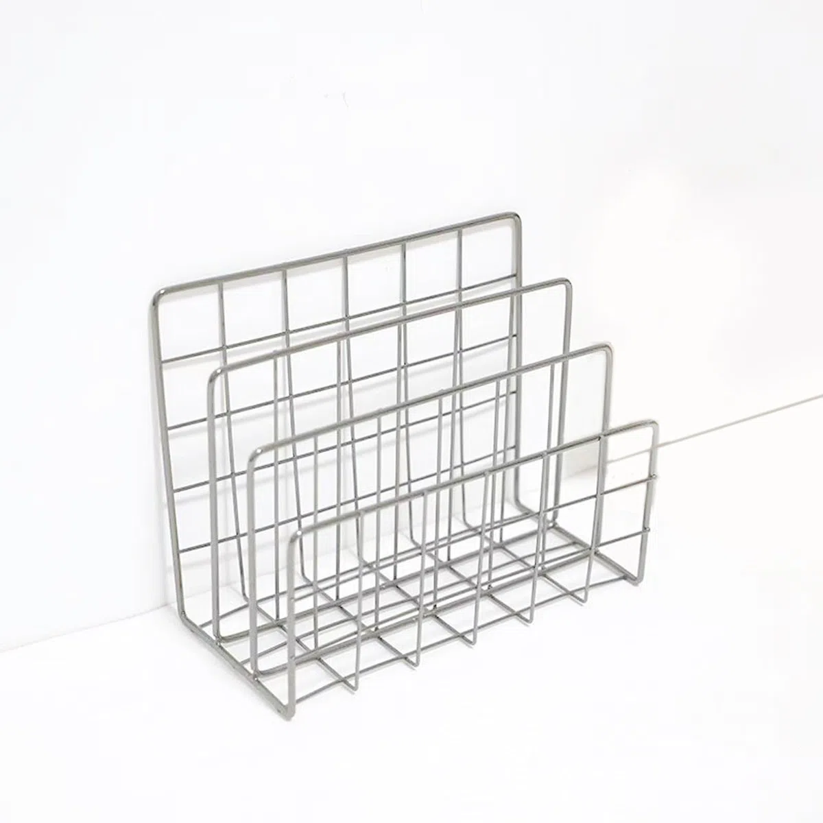 Silber Metall Schreibtisch Büro Zeitschriften Holder Desktop Magazinhalter Zeitschriftensammler Sorter