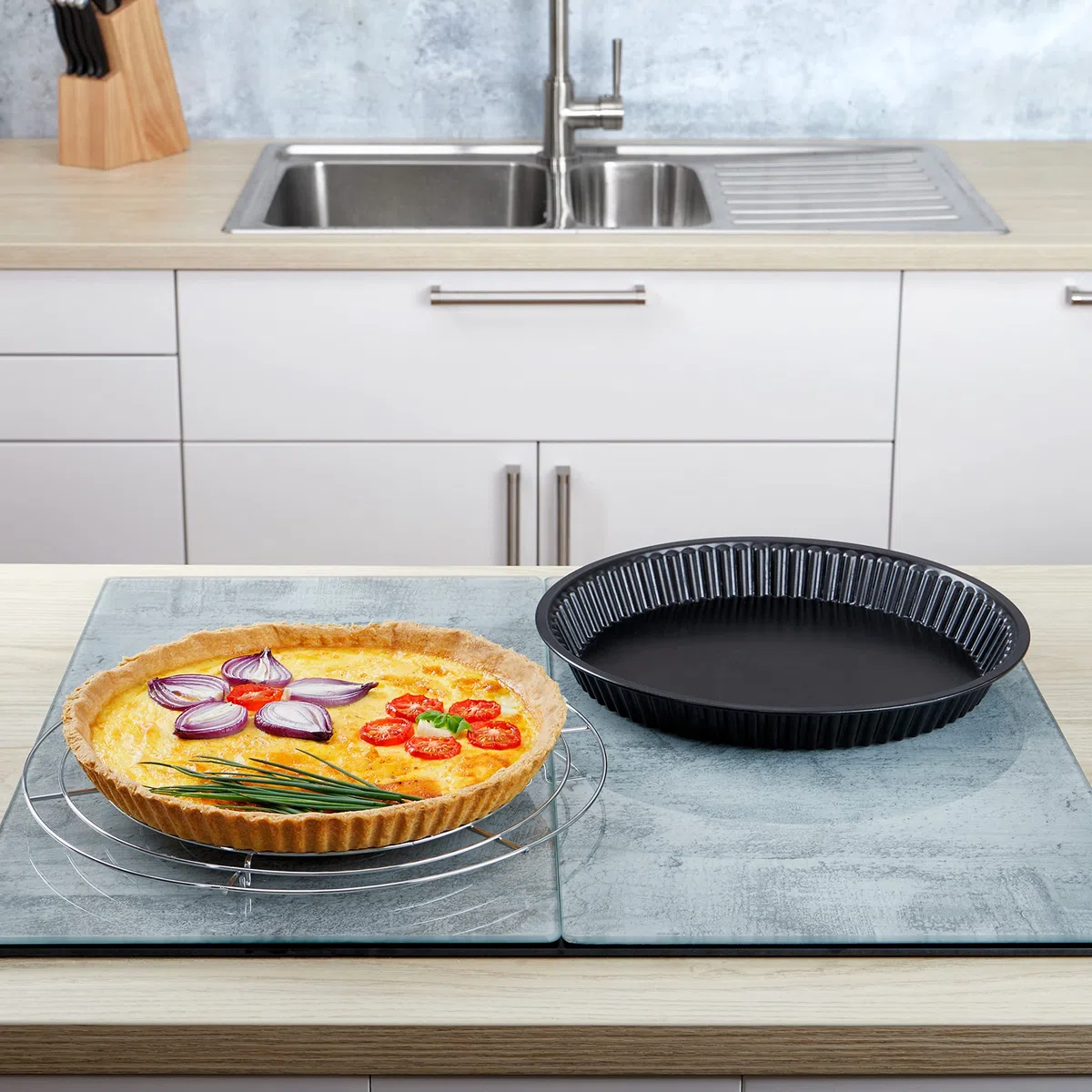 Grizzly 3er Set Tortenbodenform mit Wellenrand, Ø 30 cm, antihaftbeschichtet, Quicheform Set, für Pies, Obstkuchen, Tarte und Quiche