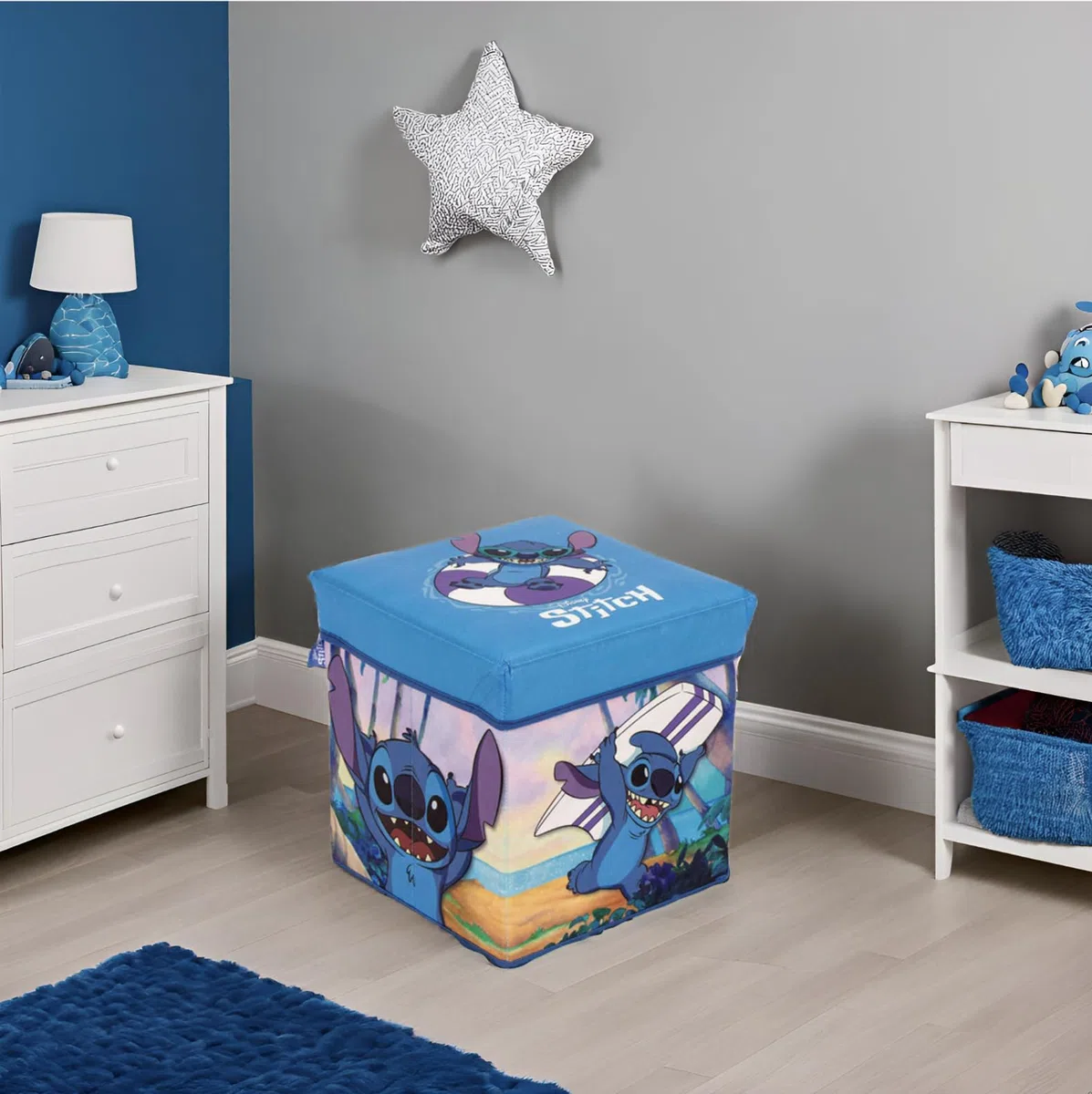Superdiver - Aufbewahrungsbox und Hocker Stitch - Offizielle Lizenz Disney - 30x30x30 cm - Faltbarer Pouf mit gepolstertem Deckel - Spielzeug-Organizer