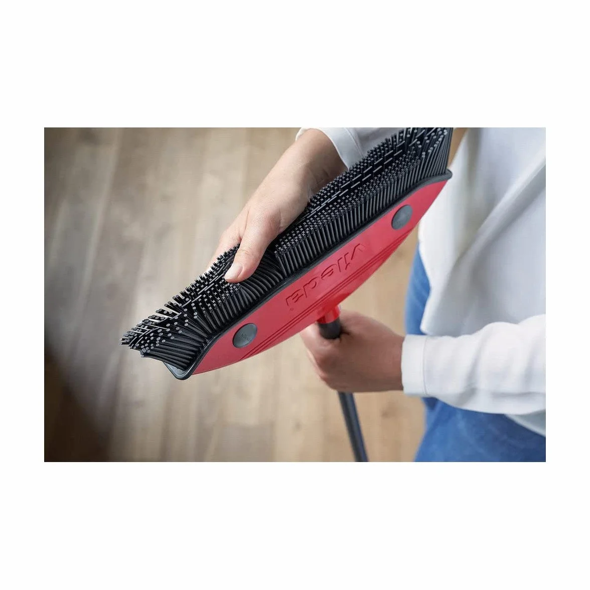 Vileda Multi Besen, mit Teleskopstiel, Kautschukborsten, gegen Tierhaare, Stiellänge 75–130 cm, für alle Böden, ideal auch für Teppiche
