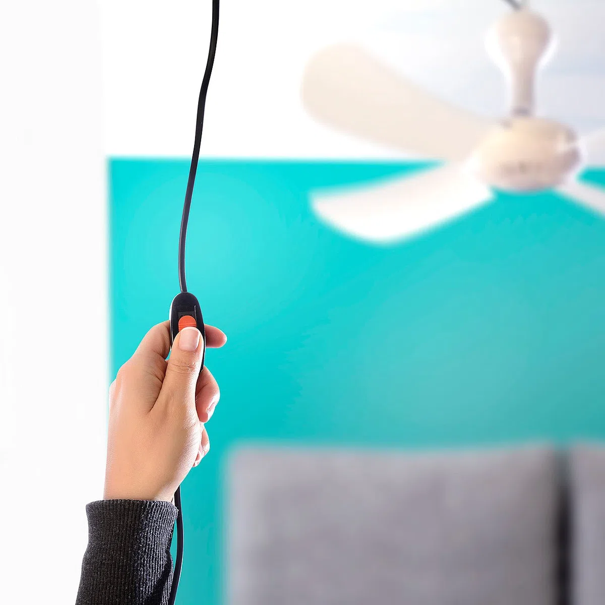 Sichler Haushaltsgeräte Mobiler Deckenventilator: Mobiler Decken-Ventilator VT-151.D mit Aufhänger, 54 cm, 12 W (Reiseventilator)