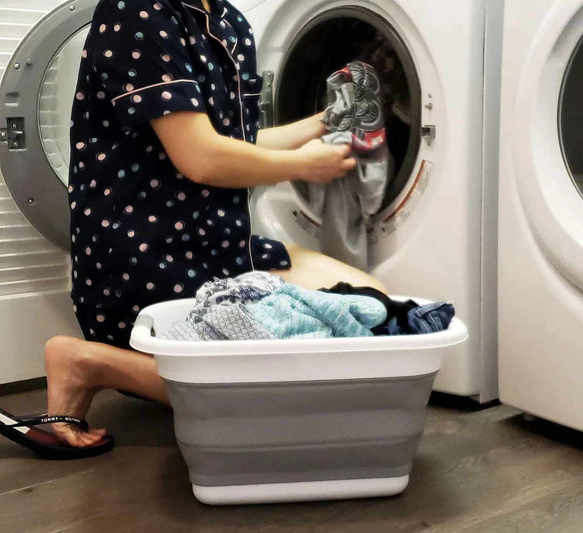 SAMMART 25L Zusammenklappbarer Wäschekorb / -wanne - faltbarer Aufbewahrungsbehälter/Organizer - tragbarer Waschbehälter - platzsparender Korb - Kofferraum-Aufbewahrungsbox (Grau)