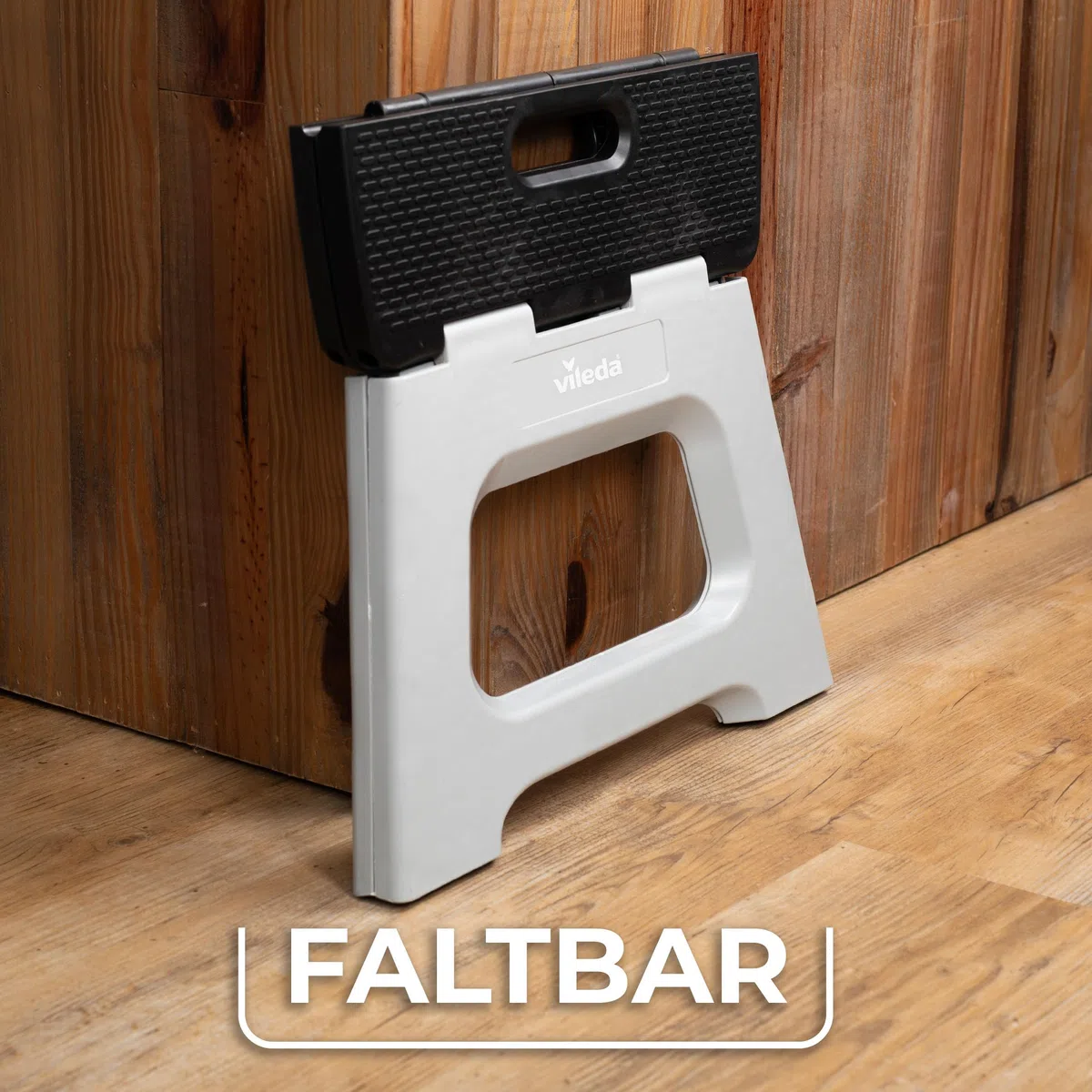 Vileda Tritthocker klappbar 23cm - für Erwachsene & Kinder bis 150kg - Inkl. Anti-Rutsch-Beschichtung - Klapphocker Faltbar 150 kg Ideal für Haushalt & Alltag - faltbarer Schemel