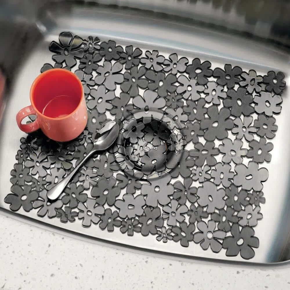 mDesign 2er-Set Spülbeckeneinlage zum Zuschneiden – große Spülbeckenmatte für die Küche – zuschneidbare Matte aus PVC für Geschirr und Becken – mit Blumenmuster – schiefergrau