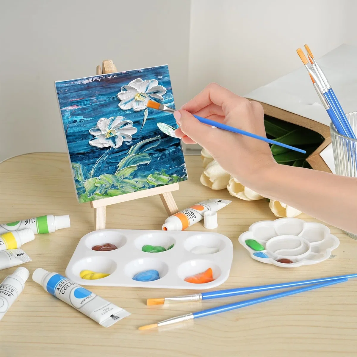 10 Stück Mini Leinwand mit Mini Staffelei, Kleine Leinwände mit Staffelei Klein, 10 Pinseln&12Acrylfarben&7 Farbtablett, 10x10cm Tischstaffelei Holz Leinwand Ständer Set für Malerei zum Zeichnen