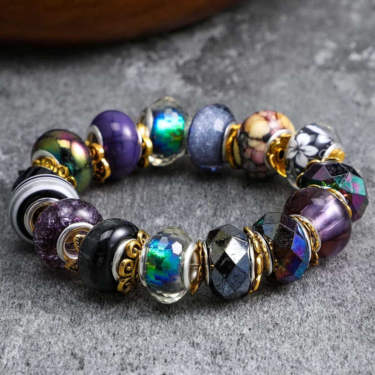 300 Stück Blumen Perlenkappen Gold Perlen Schmuckperlen Perlen zum Auffädeln Vintage Blumenperlen Endkappen Abstandsperlen Metallperlen für DIY Schmuckherstellung Armbänder Ohrringe Halsketten