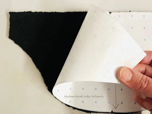 Heißsiegelpapier Rolle bedruckt | 91 cm x 15 m | 60 g/m² | Raster-Aufbügelpapier für exaktes Zuschneiden & Positionieren auf Stoff | Made in Europe