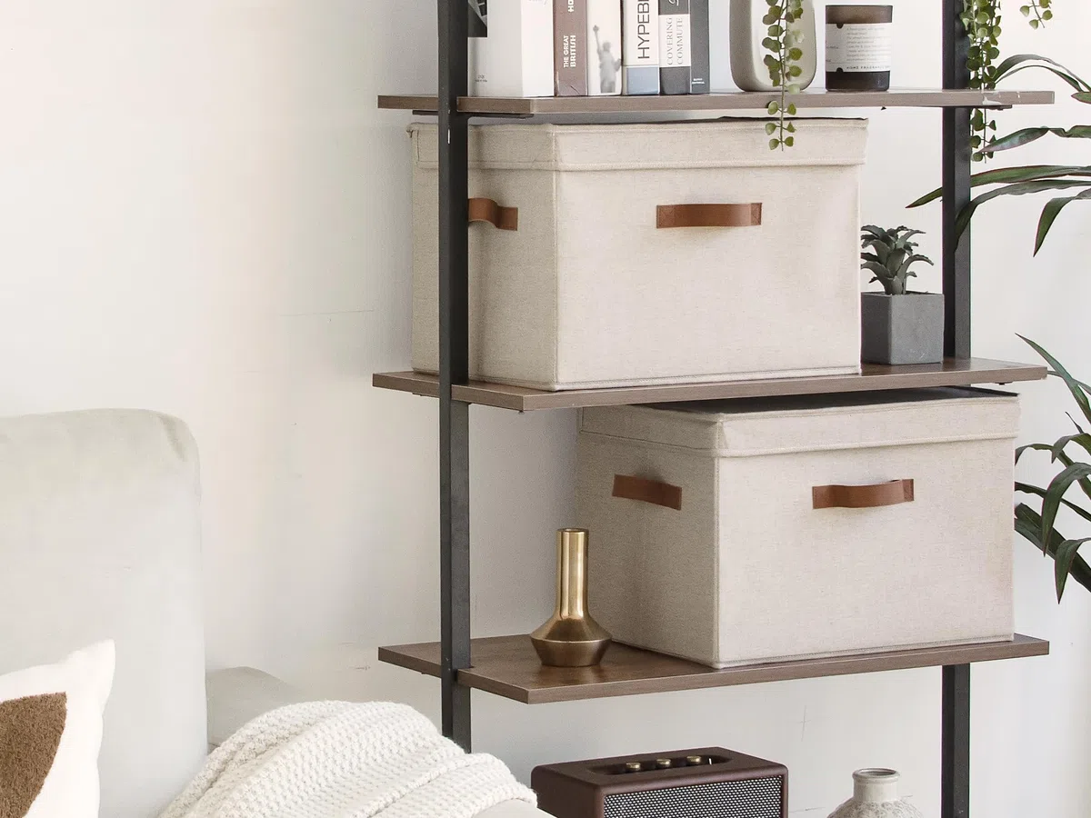 StorageWorks Aufbewahrungsboxen mit Deckel, Stoff Aufbewahrungskorb mit Deckel Groß, Organizer Box mit Griffen, Robuste Ordnungsboxen mit Deckel für Kleiderschrank, Braun und Beige, 2 Stück