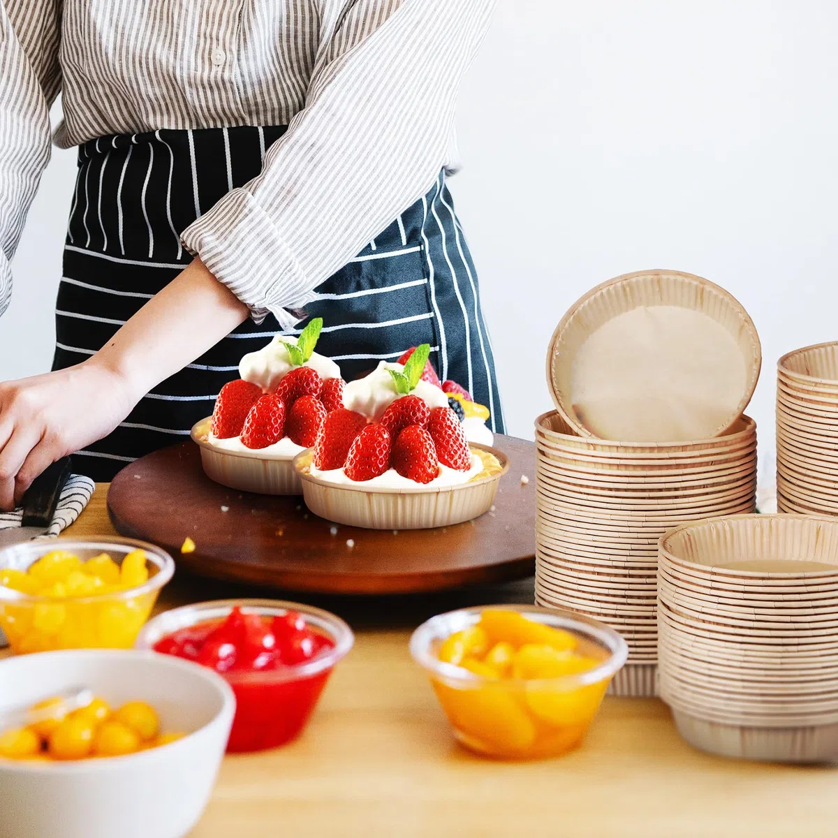 Cabilock 100 Stück Mini Tarteformen Aus Papier Runde Backformen Für Törtchen Quiche Mousse Kuchen Ofen Und Mikrowellengeeignet Für Desserts Und Kleine Portionen