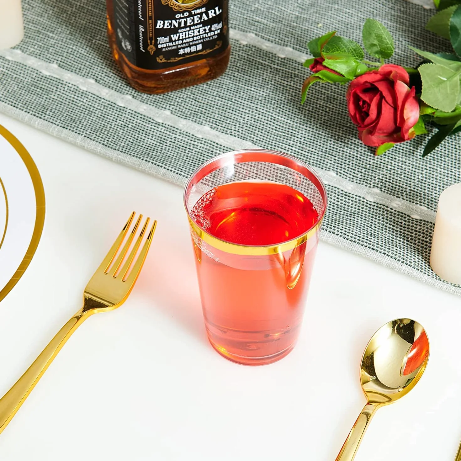 LATERN 50 Stück Plastikbecher mit Goldrand, 360ml Becher aus Kunststoff Wiederverwendbare Trinkbecher Elegante Party Weingläser für Champagner Bier Cocktail Martini Soda Dessert (10,5 x 7,5cm)