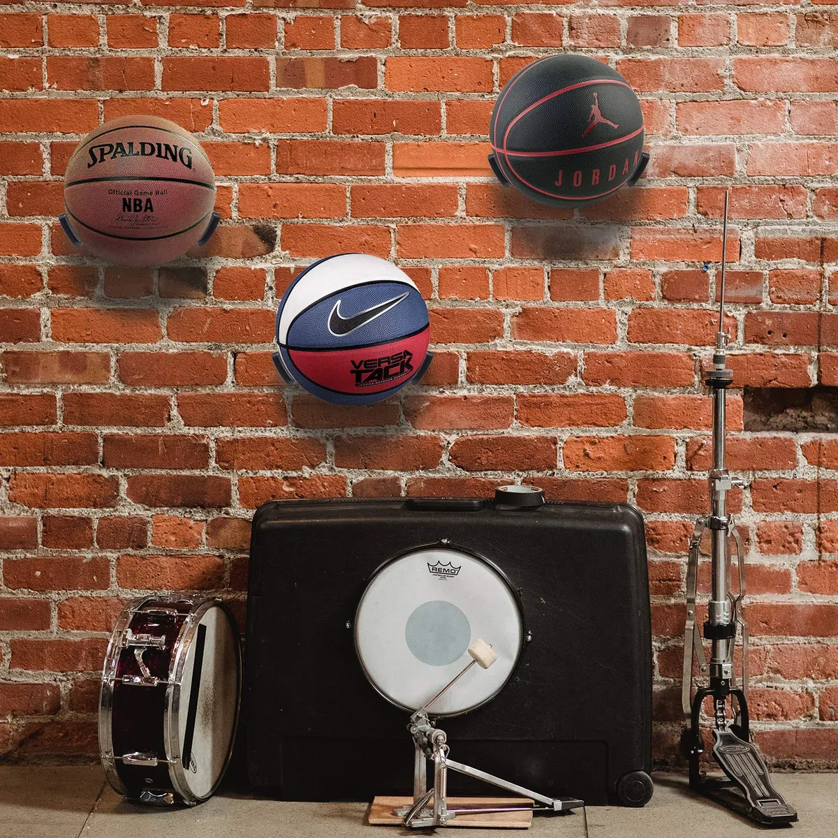 Jolitac 2 Stück Ballhalter Ball Wandhalterung Sportball Halter Display Wandmontage für Fußball Fußball Basketball Volleyball, Sport Geschenk zu Weihnachten