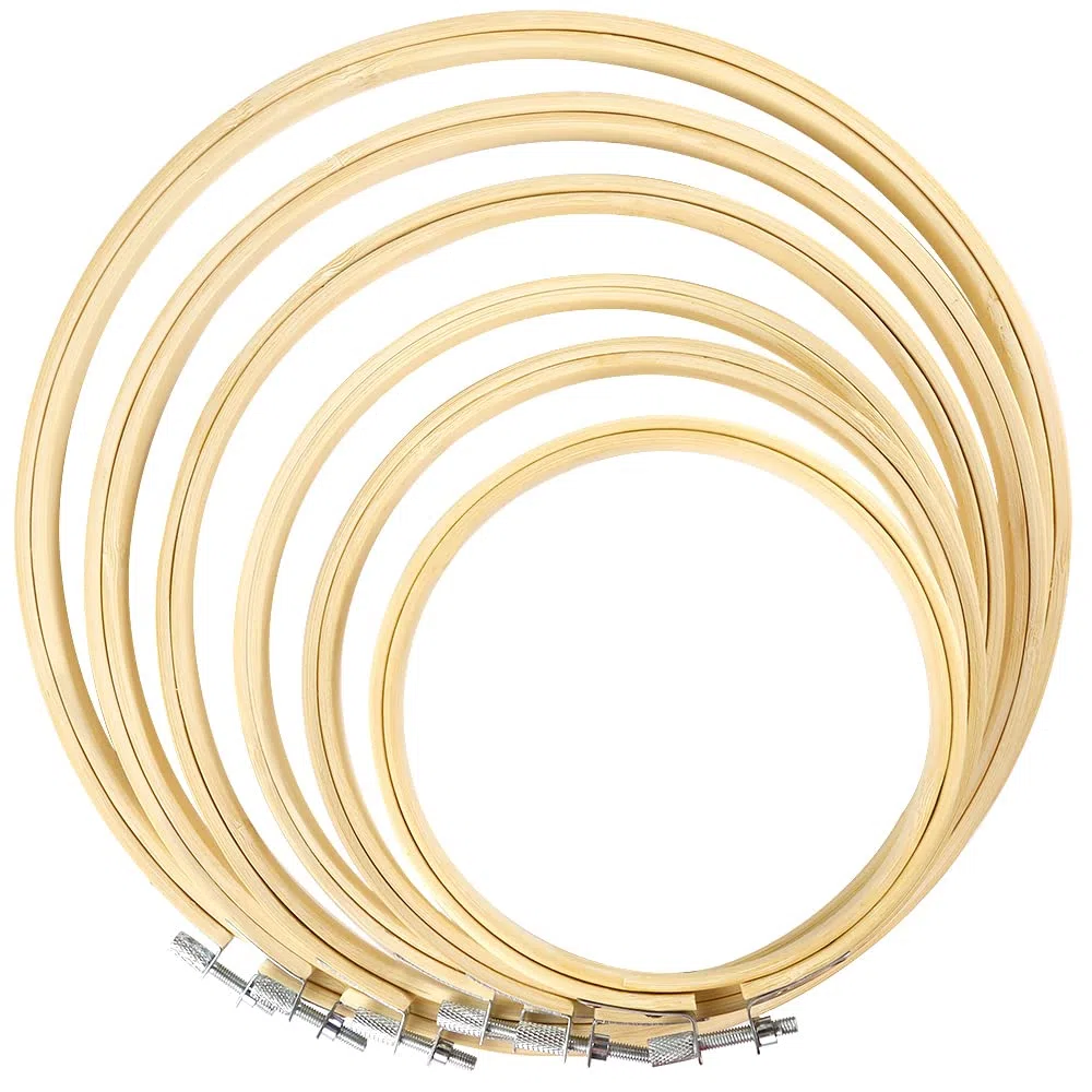 Caydo 6 Stück Stickrahmen Bambus Kreis Kreuzstich Hoop Ring, Runde Durchmesser 10cm bis 26cm Einstellbar für Weihnachtsdekoration Holz Handwerk Rahmen