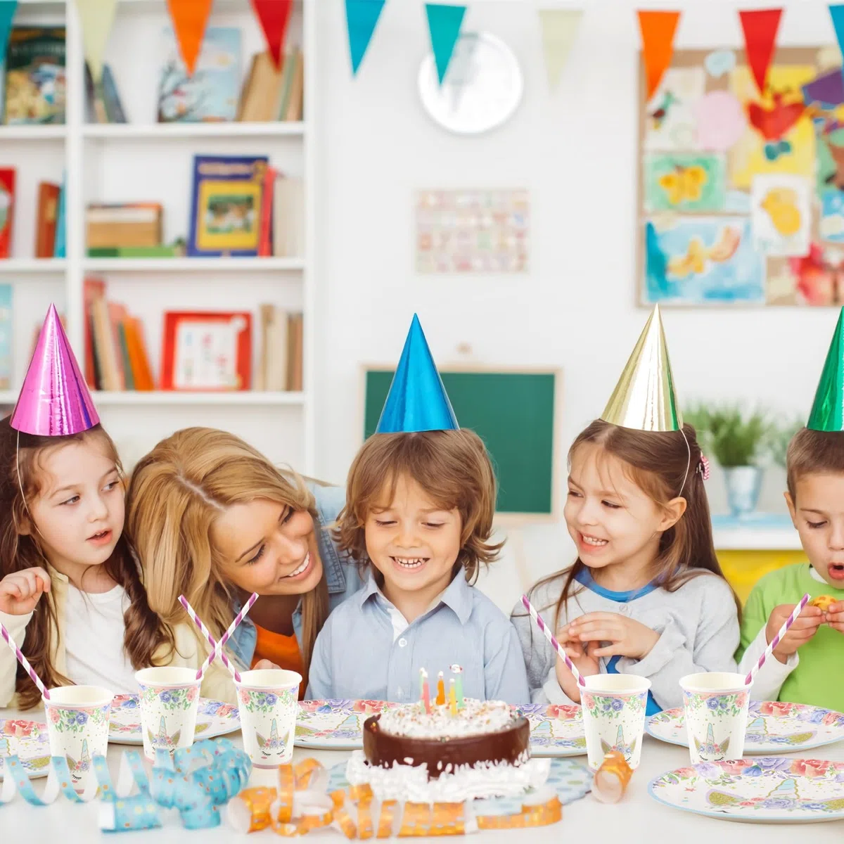 Einhorn Partygeschirr für 25 Kinder, 200 Stück Set mit Pappteller Servietten Pappbecher Strohhalme Gabel Messer Löffel, Rosa Geburtstag Party Deko