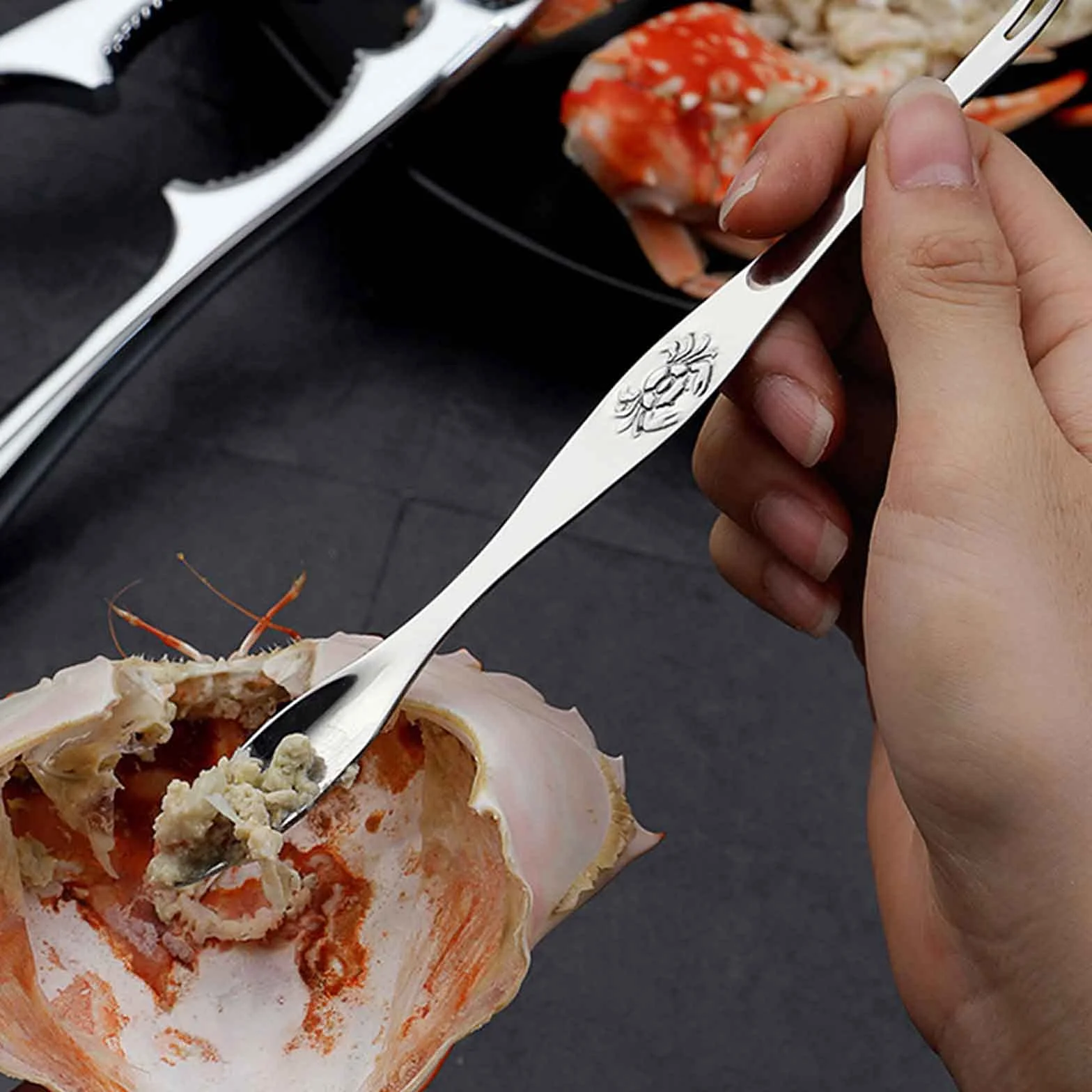 Artcome Meeresfrüchte-Werkzeug-Set – 2 Krabben-Knallbonbons, 2 Hummerschalen, 2 Meeresfrüchte-Gabeln, 2 breite Krabben-Gabeln, 1 Meeresfrüchte-Schere und 1 Aufbewahrungstasche