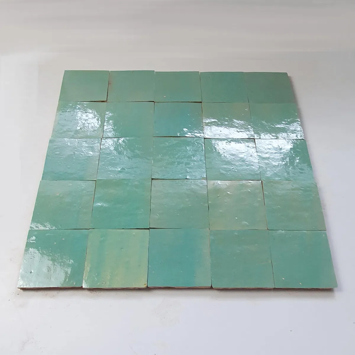 0,1m² marokkanische Zellige Fliesen - fugenlose Wandfliesen 5x5cm (blassgrün)