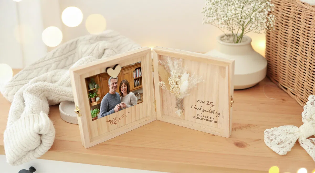 Joli Coon Silberne Hochzeit Geschenk - Zum 25. Hochzeitstag die besten Glückwünsche - Hochwertige Geschenk silberne Hochzeit Holzbox 14 x 14 x 3 cm
