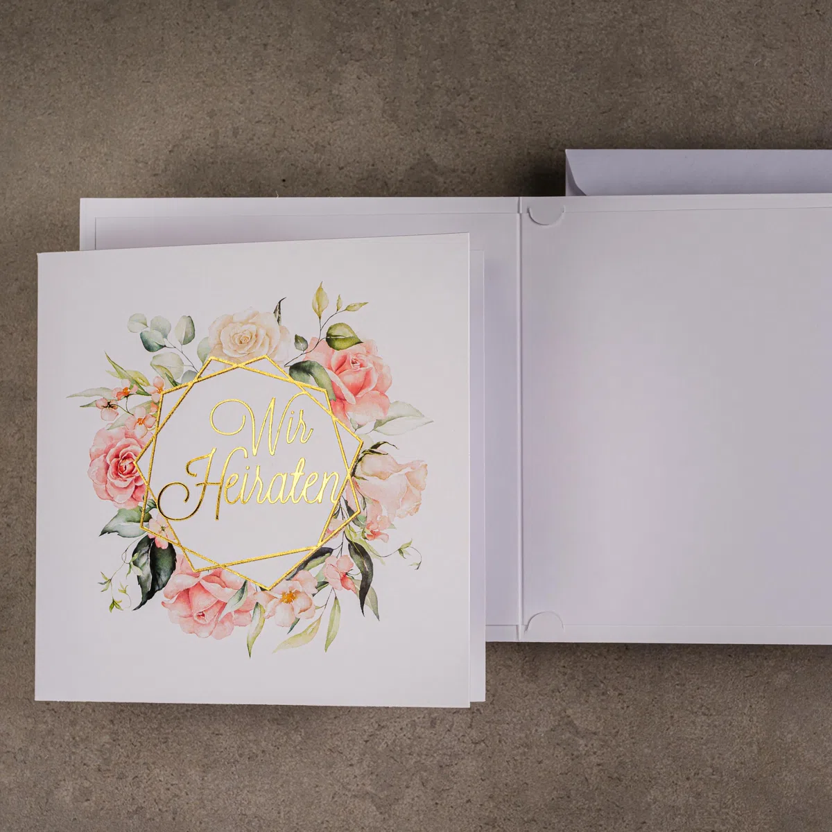 HOCHZEITSEINLADUNGEN SATZ 20 St. 135x135mm MIT BEDRUCKBAREN EINLAGEN UND UMSCHLÄGEN FÜR HOCHZEIT – VERGOLDETES MUSTER