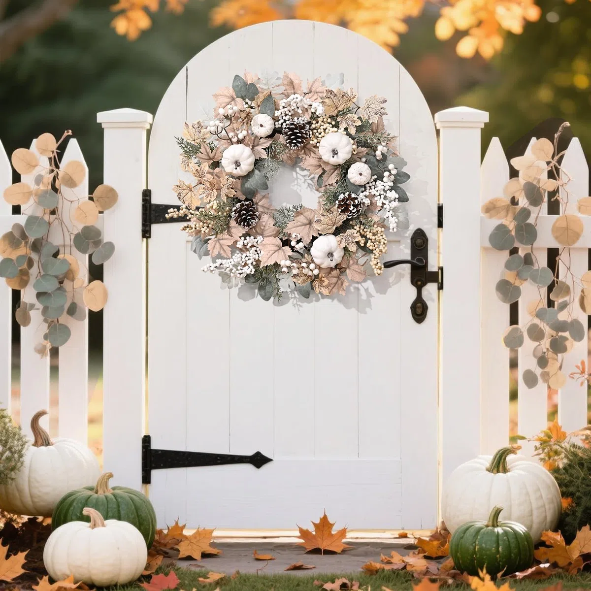 Alishomtll Herbstkranz Deko für Haustür Wand Tisch Fenster, 50 cm Herbst Dekoration mit Künstliche Kürbis Ahorn Beere Tannenzapfen, Türkränze für Halloween Erntedankfest Kürbisfest Dekoration (White)