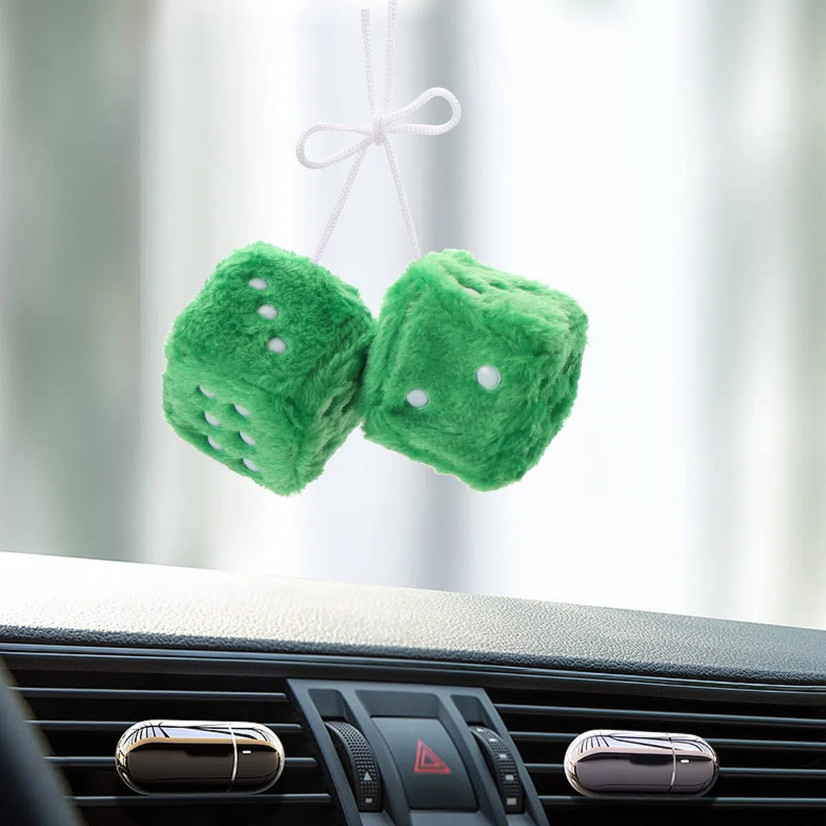 Hängende Pelzige Würfel Weiche Plüschwürfel Anhänger mit Saugnapf Dekoration für Autoinnenraum Heim Büro, 6x6x6cm Grün
