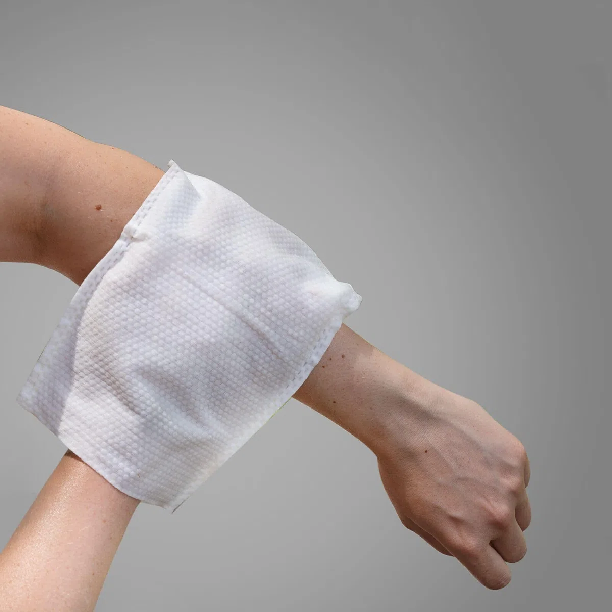 ABENA Einweg Feuchte Waschhandschuhe, 5 x 8 = 40 Stück, Weicher & Komfortabler Einmalwaschlappen, Parfümfrei, für den Körper, Sanfte Pflege