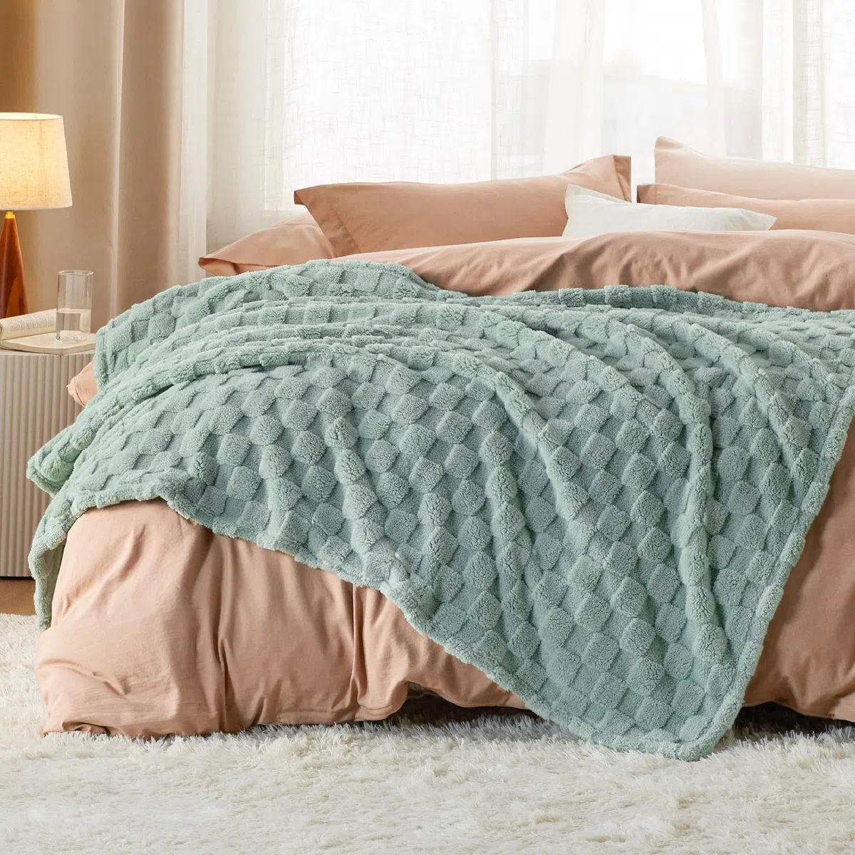 BEDSURE Kuscheldecke Flauschig - Fleecedecke & Wolldecke, Sofadecke, Schachbrettmuster Tagesdecke, Weiche Warme Karierte Decken für Zimmer Deko, Wohn- & Kuscheldecken, Grün, 150 x 200 cm