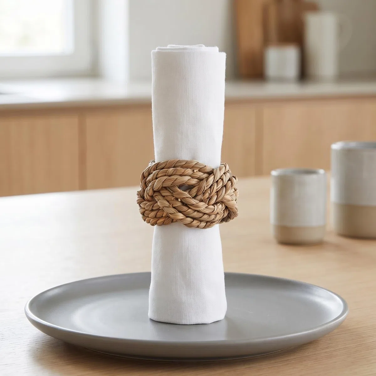 HOMSFOU 6 Stück Gewebte Serviettenringe: Rustikale Tischdekoration aus Jute – Bauernhaus-Serviettenhalter, geflochtene Strohringe für natürlichen Look