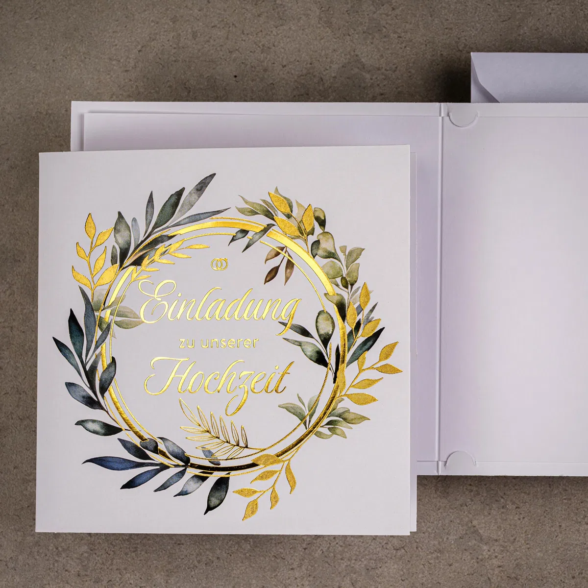 HOCHZEITSEINLADUNGEN SATZ 20 St. 135x135mm MIT BEDRUCKBAREN EINLAGEN UND UMSCHLÄGEN FÜR HOCHZEIT – VERGOLDETES MUSTER