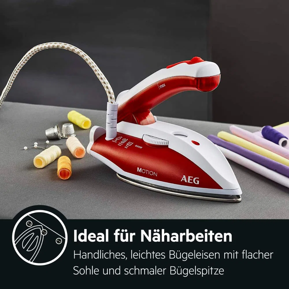 AEG DBT 800 Reise-Dampfbügeleisen (Variabler und kontinuierlicher Dampf, ergonomischer Klappgriff, inkl. Reisebeutel, Edelstahl Bügelsohle, Dampfstoß 45g/Stoß, 60 ml Wassertank, 1,9 m Kabel, rot/weiß)