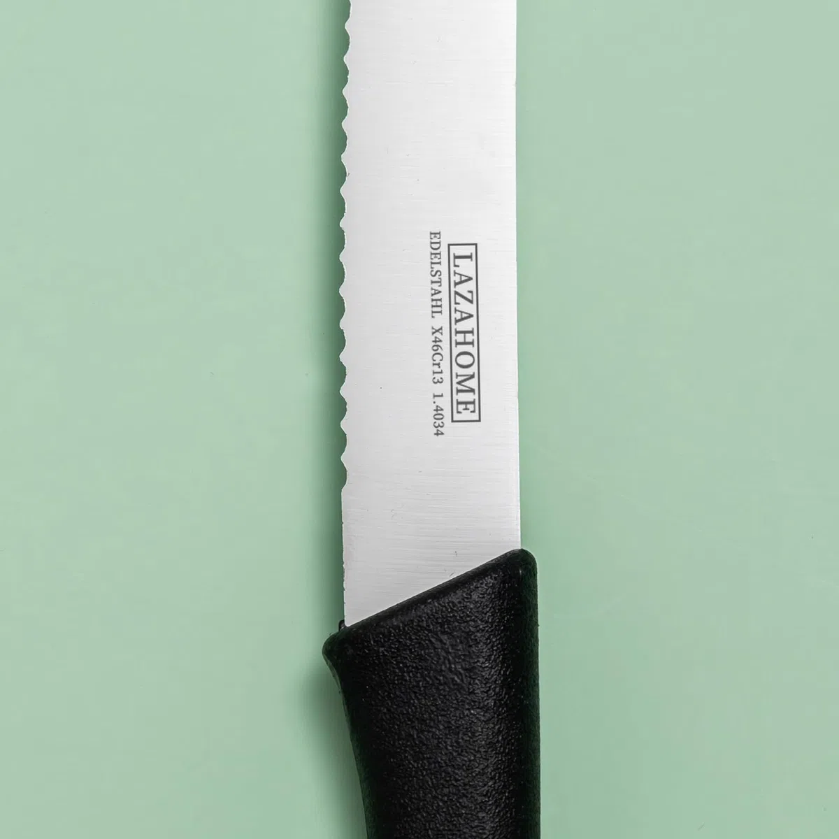 Tafelmesser mit Wellenschliff Set 12-teilig，Professionelles Tafelmesser aus Scharf Edelstahl，Komfortabler Griff，Für Brot, Tomaten, Obst & Pizza, Leicht Zu Reinigen, Schwarz