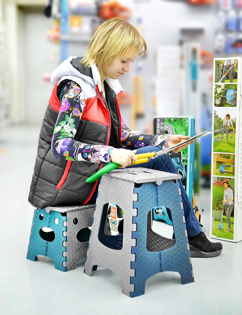 STARK Tritthocker faltbar 27 cm – Klapphocker für Kinder und Erwachsene, klappbar & stabil, rutschfest mit Griff – Faltbarer Hocker für Küche, Bad, Garten & Werkstatt, platzsparend (Grau-Blau)