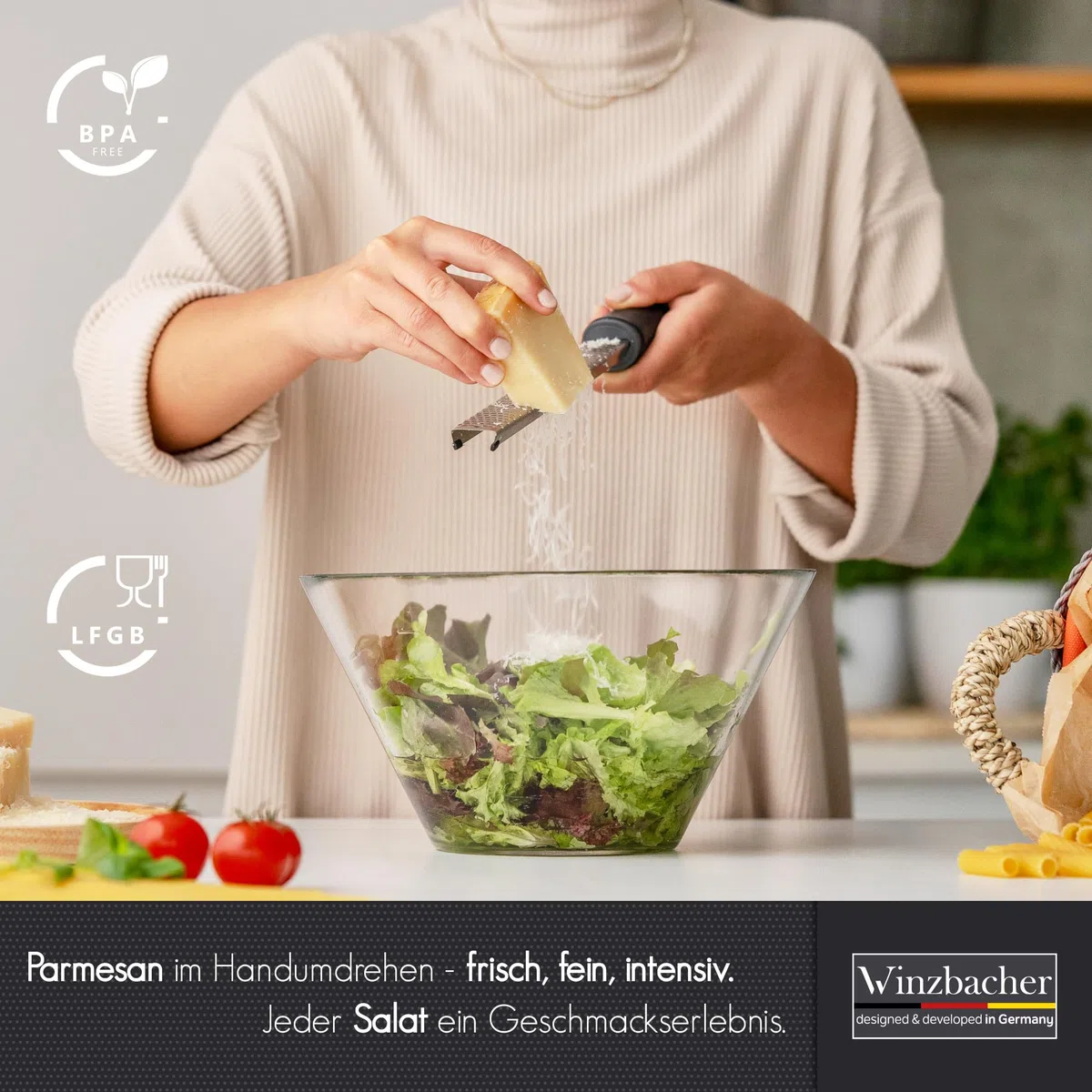 Winzbacher - Premium Zester Reibe I Parmesanreibe, Zitronenreibe, Muskatnuss Reibe, Ingwerreibe I rasiermesserscharfe Edelstahl Klinge I Spülmaschinenfest I inkl. Schutz & Reinigungsbürste