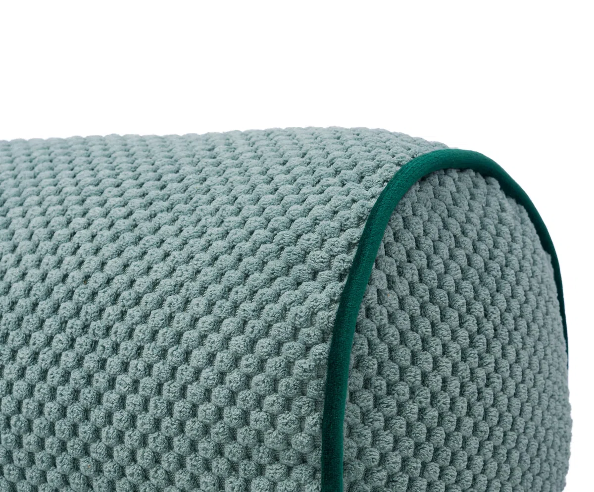Gözze - Kissenrolle Sven, Nackenrolle in genoppter Optik mit Keder, Dekorative Rolle mit Reißverschluss, 40 x 20 cm - Salbei