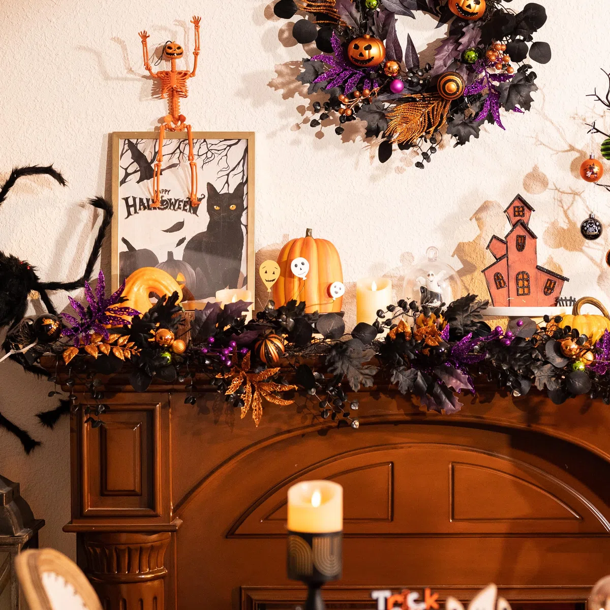 Valery Madelyn Halloween Deko, 150cm Halloween Girlande mit Freche Leckerbissen und bruchsichere Kugeln Ornamente mit Led Licht und Timer für Haustür, Wanddeko, Party