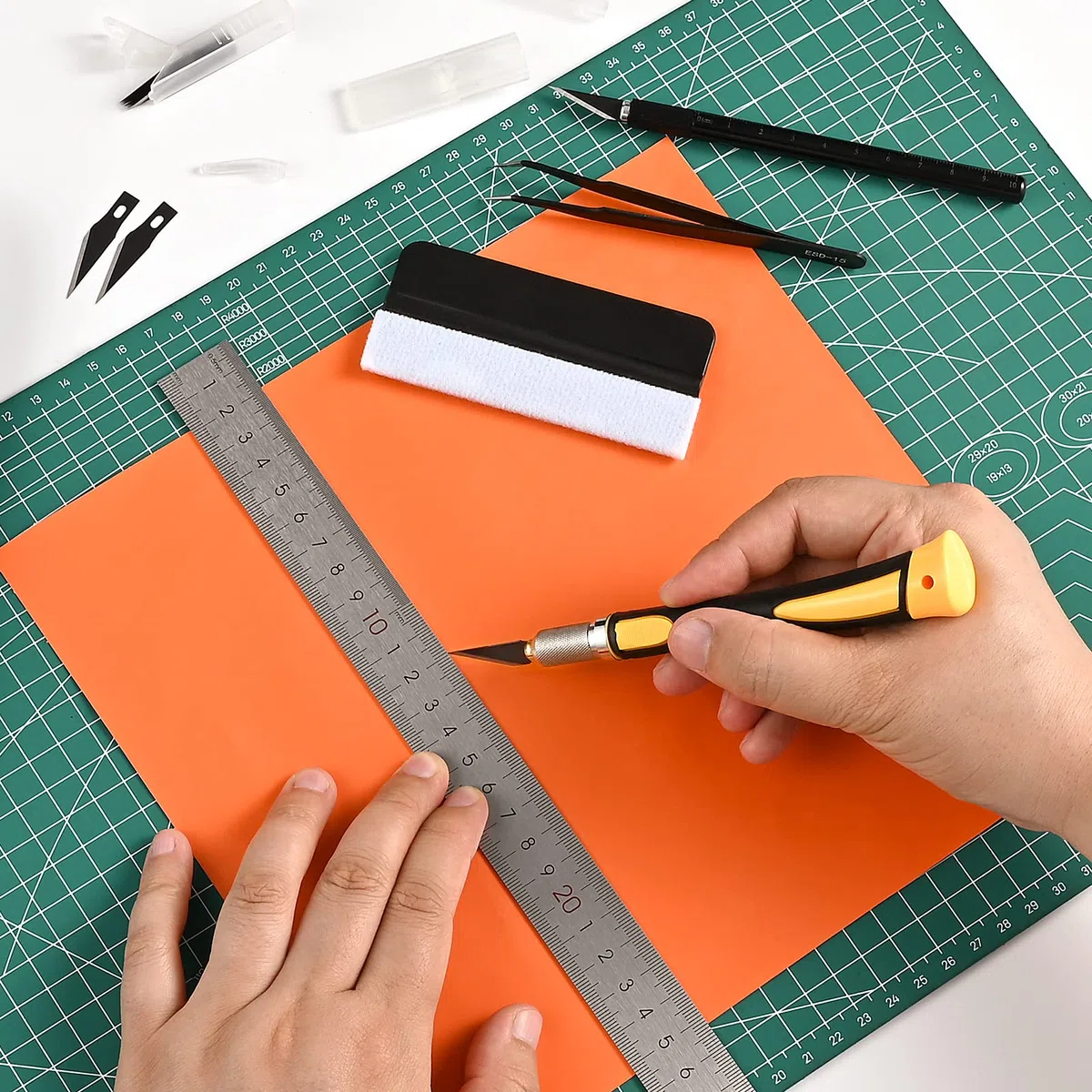 EHDIS Skalpell Basteln Set, Für Kunst,Hobby,Sammelalbum Und Skulptur, Bastelmesser Kit Enthält 2 Präzisionsmesser, 10 Klingen, Aufbewahrungsbox, Pinzette, Rakel