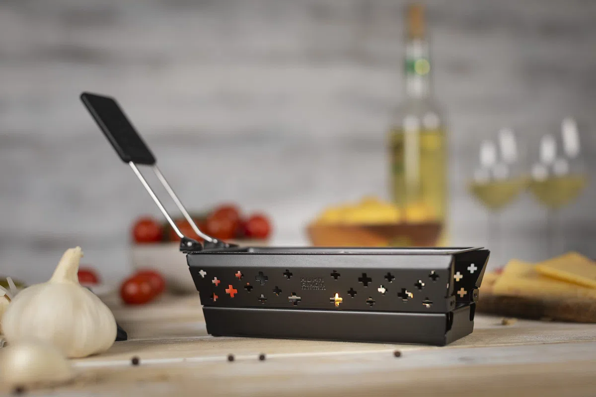 KUHN RIKON Candle Light Mini Schweizerkreuz Raclette Set, schwarz, Antihaft-Grill-Pfännchen, mit Teelicht