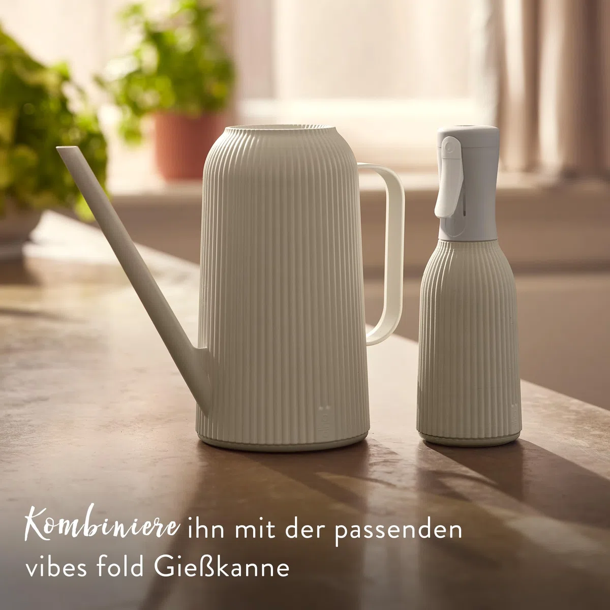 Elho Vibes Fold Plant Mister 0.37ltr - Pflanzensprüher - Vernebler - FLAIROSOL-Technologie - Recyceltem Plastik - L5.9 x B3.7 x H21.1 - Anthracite