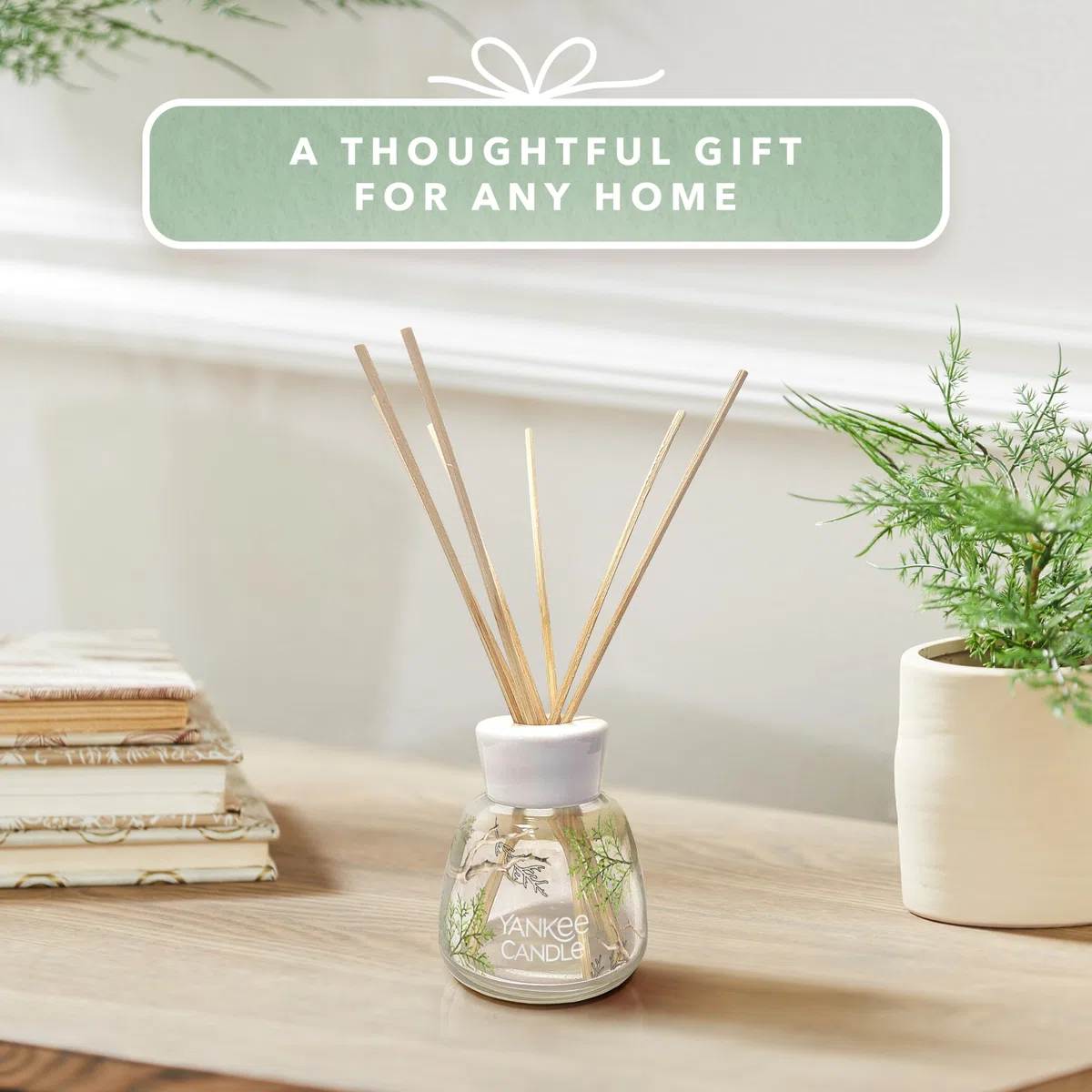Yankee Candle Signature Nachfüllung für Diffusor mit Rattanstäbchen | Bayside Cedar | 200ml | bis zu 20 Wochen Duft | Perfekte Geschenke für Frauen