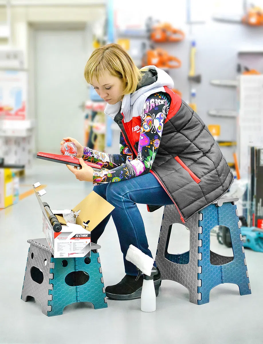 STARK Tritthocker faltbar 27 cm – Klapphocker für Kinder und Erwachsene, klappbar & stabil, rutschfest mit Griff – Faltbarer Hocker für Küche, Bad, Garten & Werkstatt, platzsparend (Grau-Blau)
