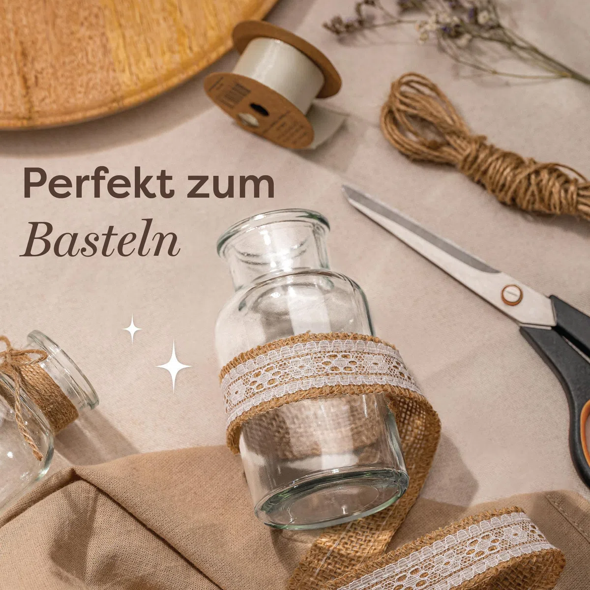 Praknu 12 Kleine Glasvasen - 12,5 cm hoch - Inklusive Juteschnur - Vintage Design - Traumhafte Deko für Hochzeit - Spülmaschinenfest Mini-Vasen für Tischdeko – Kleine Vasen für Tischdekoration