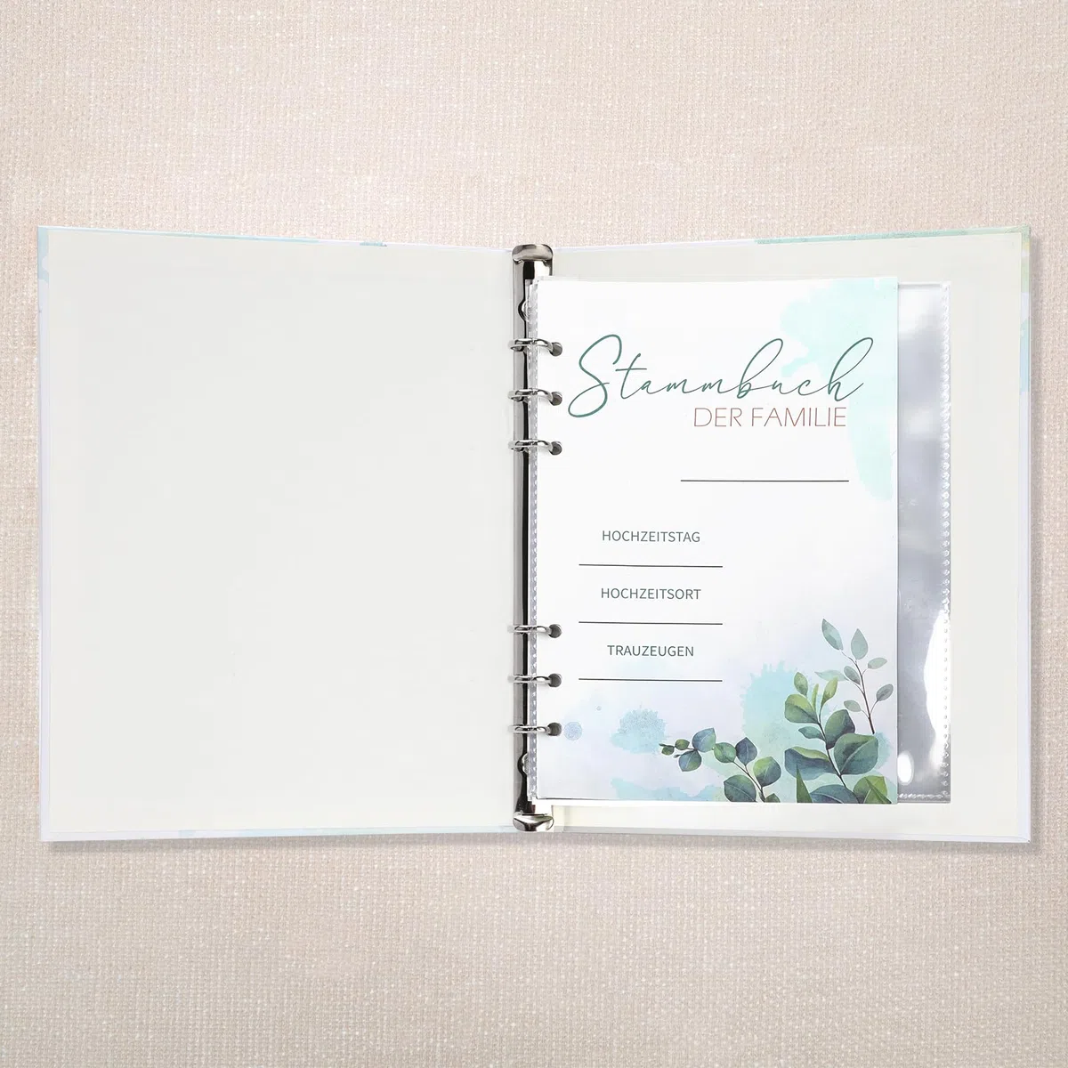 HOWAF Stammbuch Hochzeit, Modernes Familienstammbuch Stammbuch A5 inkl Standesamt Hochzeit mit 10 Klarsichthüllen - Hardcover 17x22.5 cm - Greenery Eukalyptus