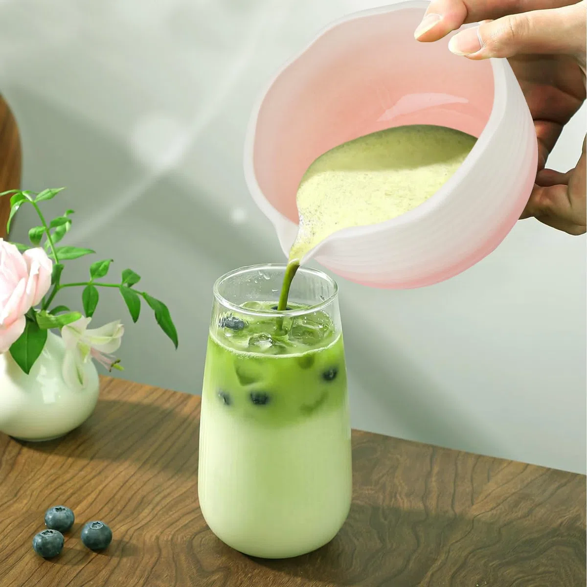 8 Stück Matcha Besen Set – Traditionelles Bambus Matcha Tea Set mit Matcha Schale, Chasen Bambusbesen, Schaufel, Sieb, Besenhalter, Löffel – Perfekt für Matcha Liebhaber & Geschenk (Pink)