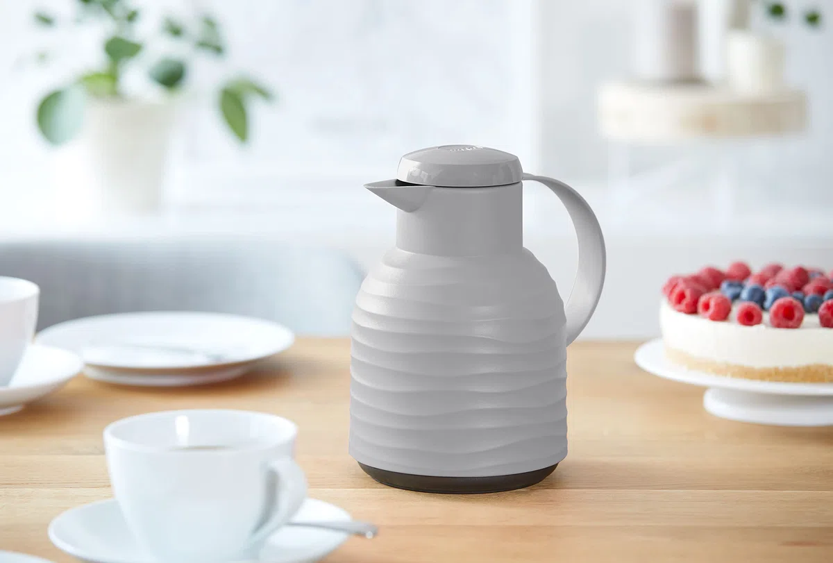 Emsa N40109 Samba Wave Isolierkanne | Quick-Press Kunststoff | Glas-Isolierkolben | Kaffeekanne: 12h heiß/24h kalt | 100 % dicht | Wave stone | 1,0 Liter