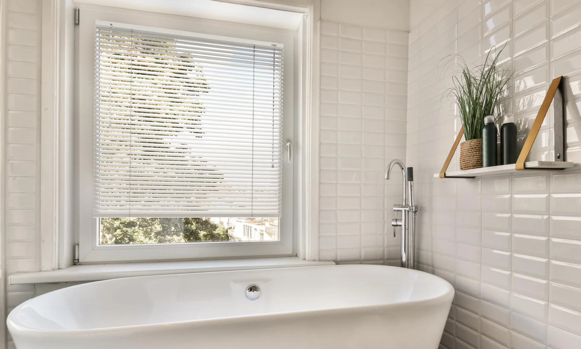 SONELLO Aluminium Jalousie 80cm x 100cm Weiß Alu Jalousie Klemmfix ohne Bohren Sichtschutz Blendschutz Lichtschutz Sonnenschutz für Fenster und Türen