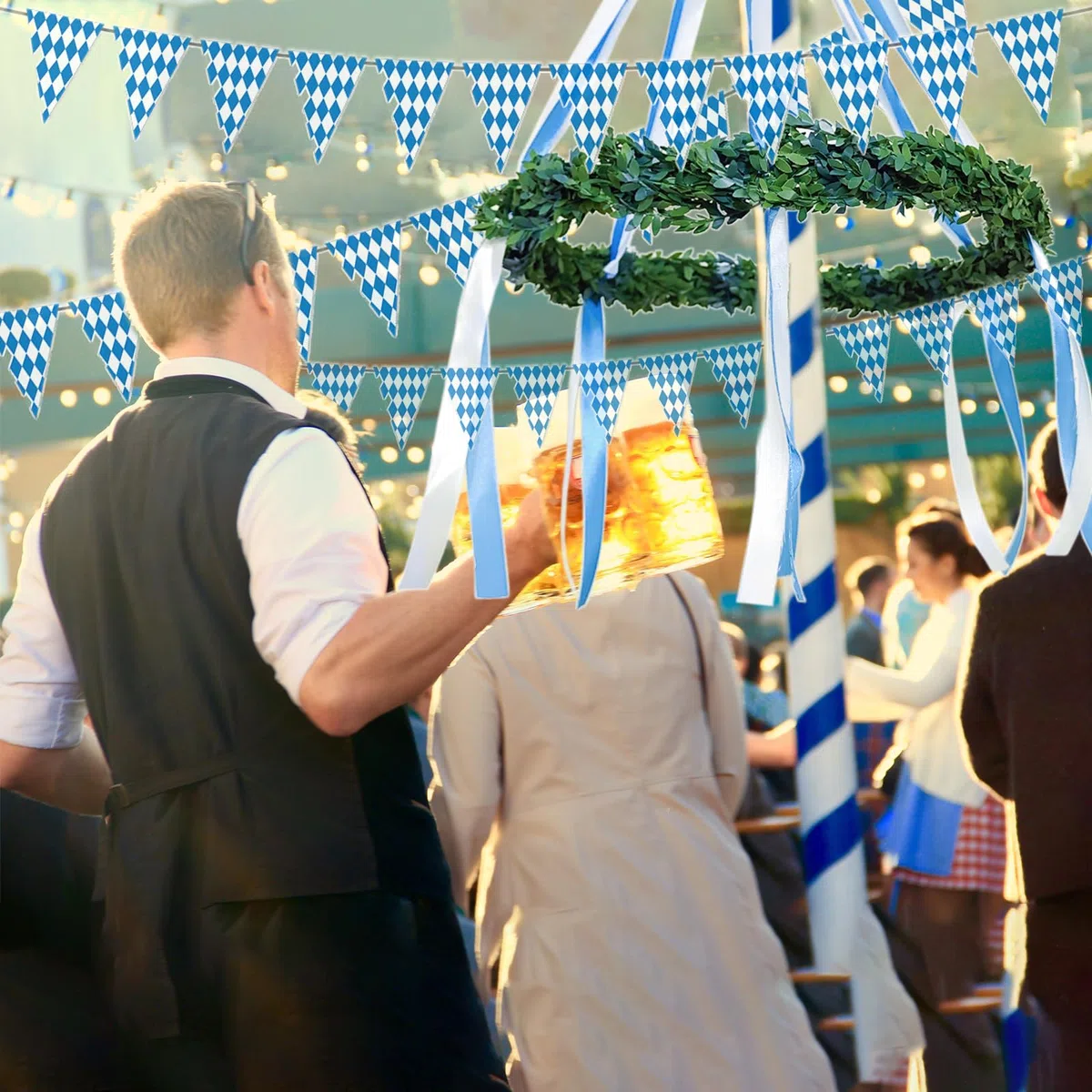 DIY Oktoberfest Deko DIY Bayerische Dekokranz Maibaum mit Oktoberfest Wimpelkette Deko Oktoberfest für Bierfest Party Hausgarten Bar, Blau/Weiß, Kranz-Durchmesser: 30~40cm