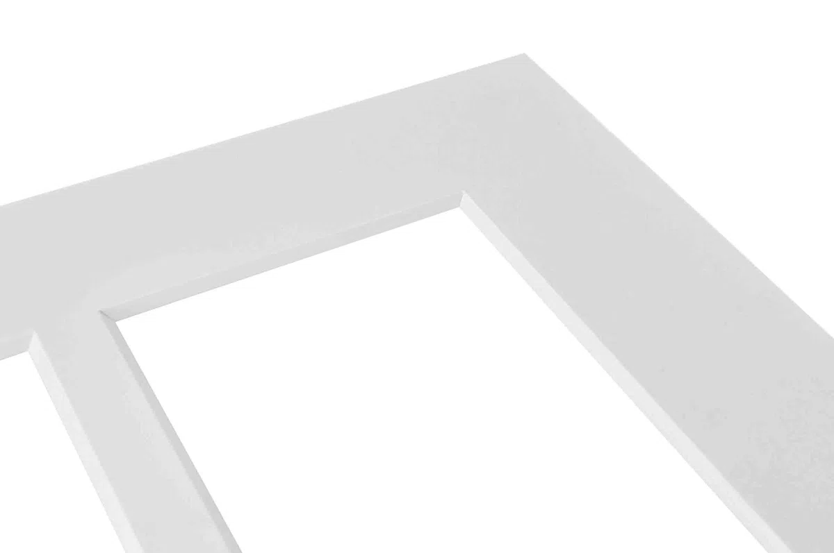 nielsen Passepartout Premium Karton 2,5 mm, Außenformat 30x40 cm für 3 Bilder 10x15 und 2 Bilder 9x13 cm, hellweiß