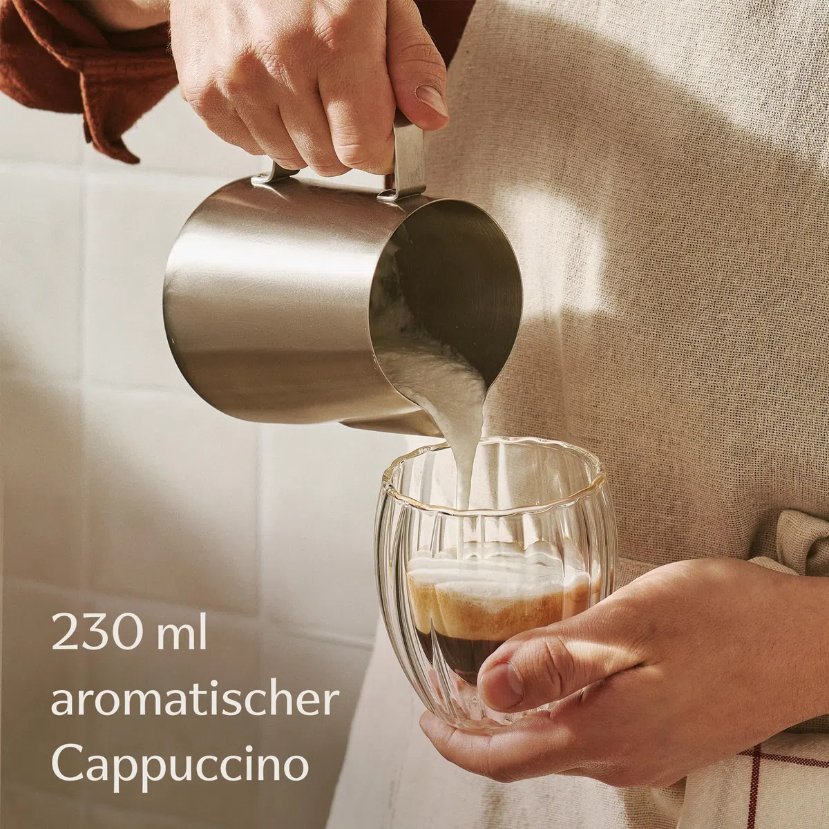 Cosumy Doppelwandige Cappuccino Gläser 230ml - 4er Set - Elegantes Riffel-Design - Kristallklare Thermogläser - Spülmaschinenfest