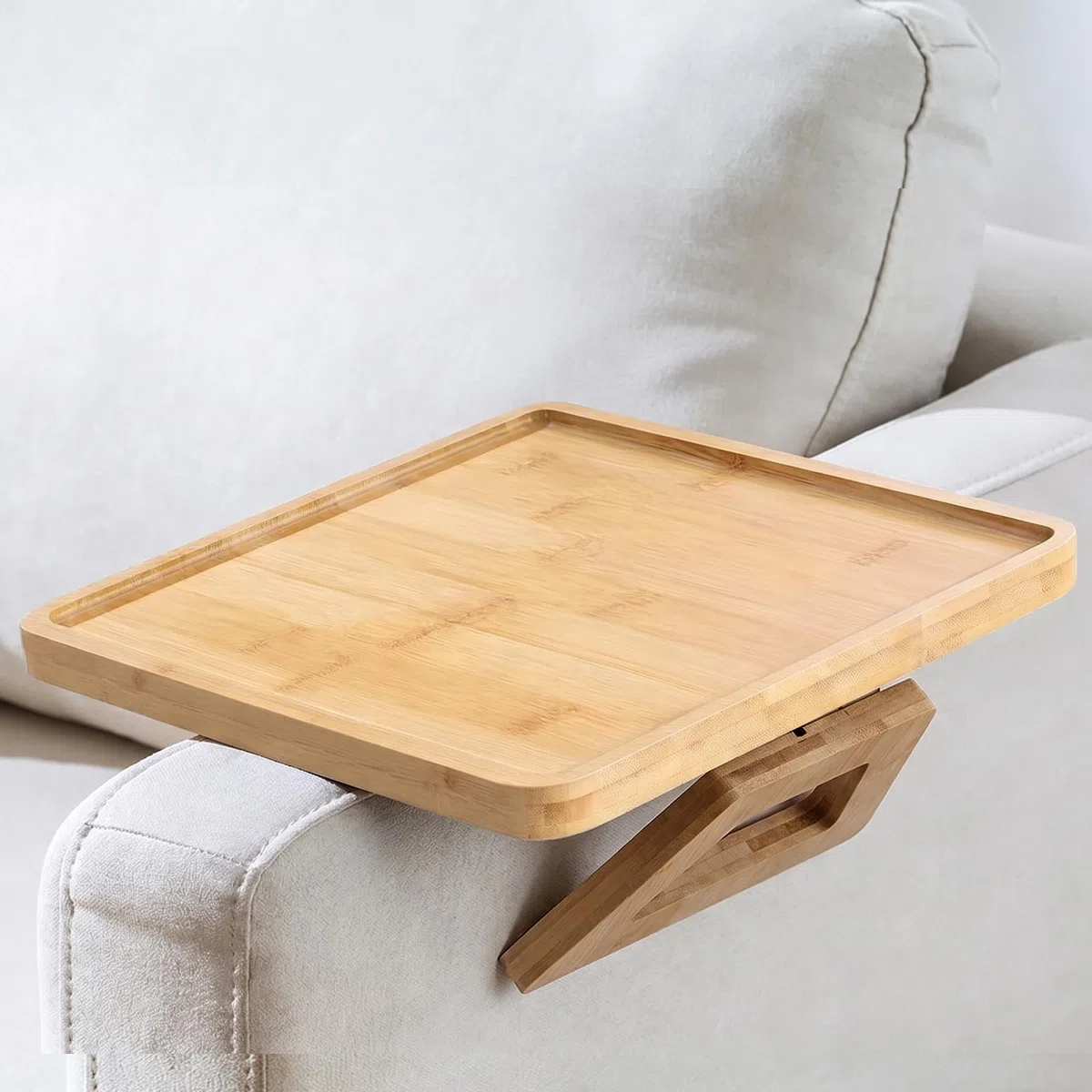 Sofatablett Armlehne, Sofatablett-Armlehne zum Anklipsen, Faltbares Hozl Rutschfester Couch Tablett, für Sofa, Beistelltisch, Sessel, Tablett für Snacks, Telefon, Getränke, Tasse, Holzfarbe