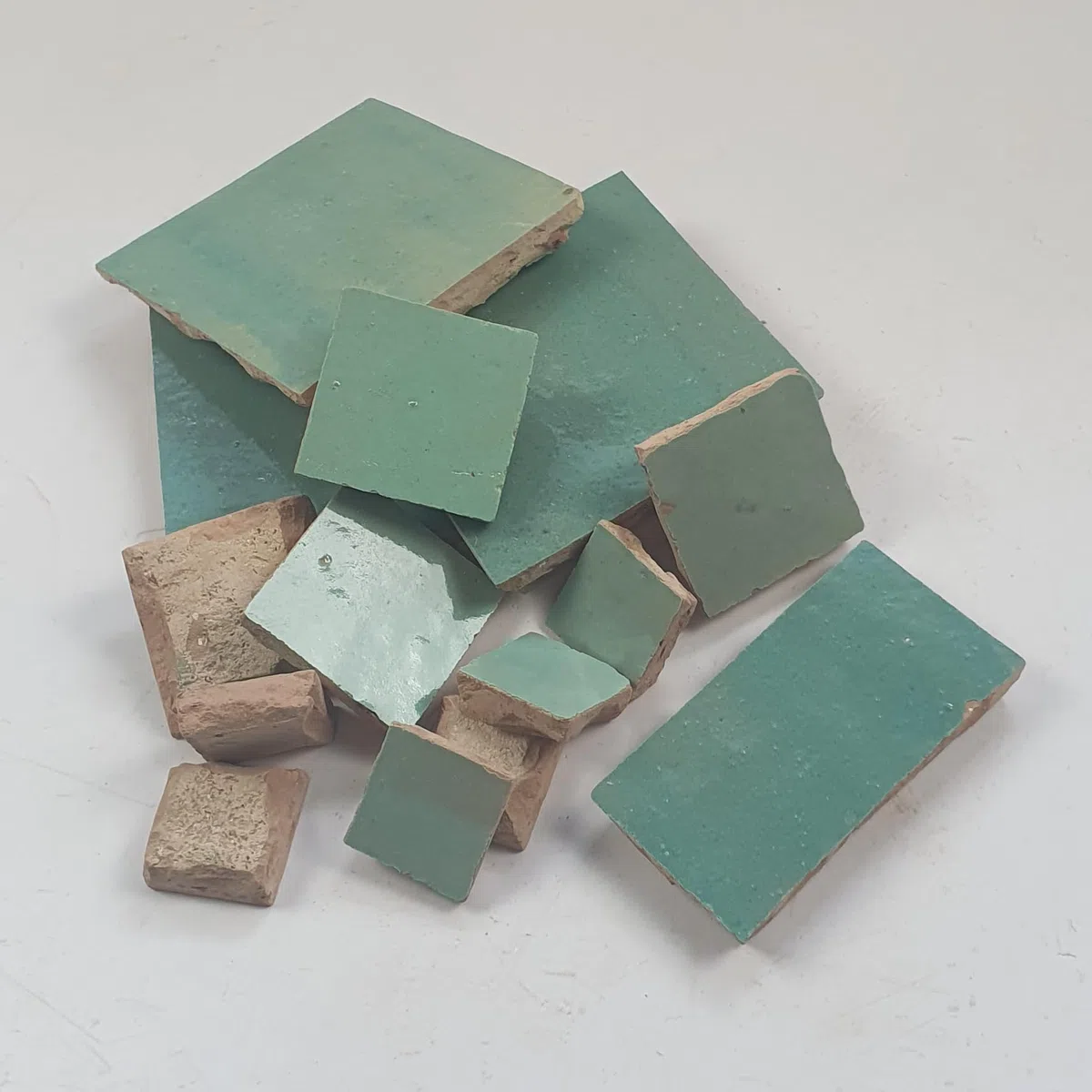 0,1m² marokkanische Zellige Fliesen - fugenlose Wandfliesen 5x5cm (blassgrün)