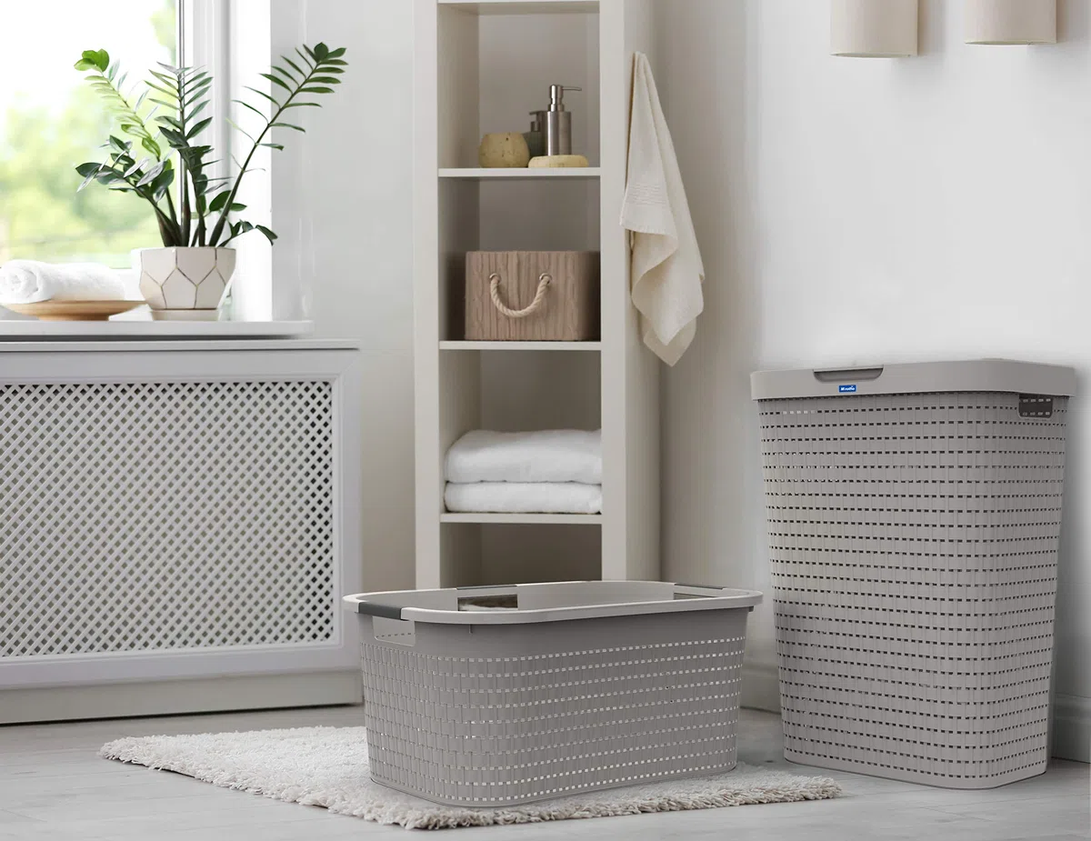 Rotho Country 3er-Set Wäschesammler Kunststoff mit Deckel 55l | Wäschekorb schmall in Rattan-Optik | Deckel öffnet komplett | angenehm zu tragen | einfach zu reinigen & hygienisch | anthrazit